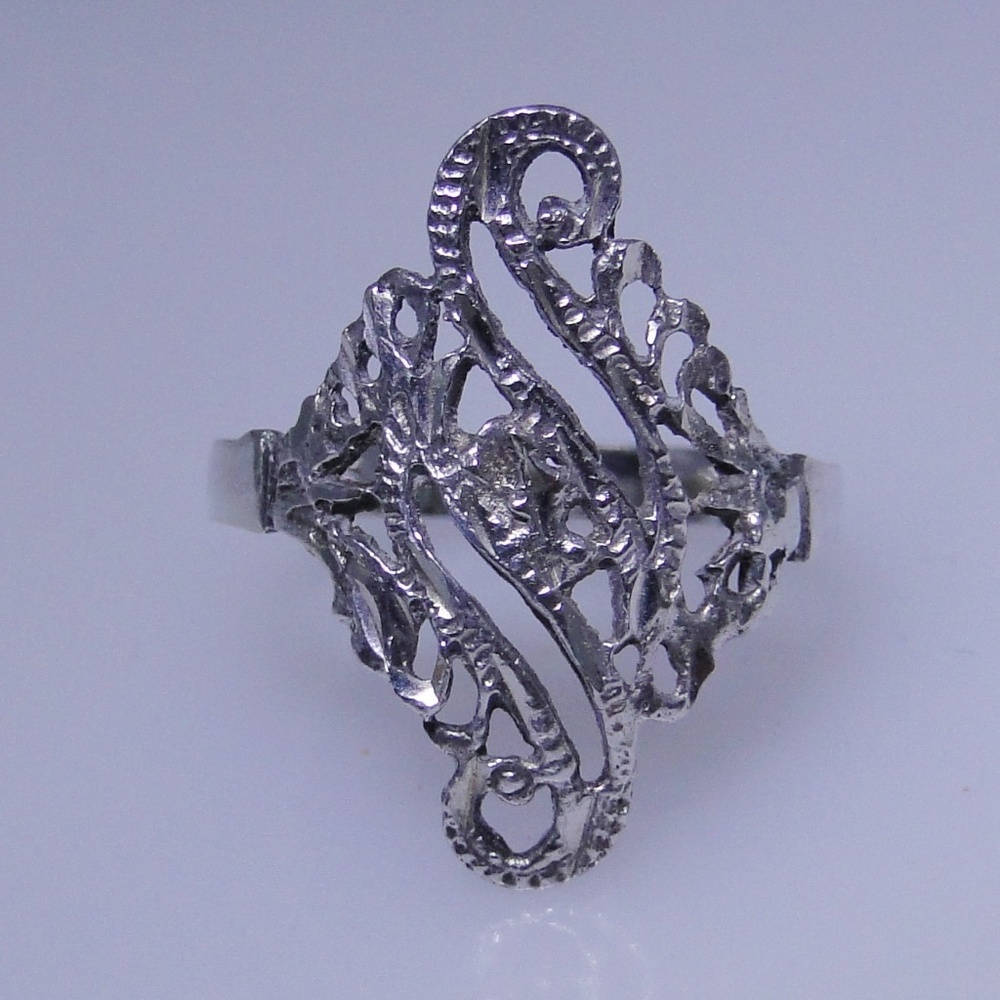Swirl style sterling silver ring size:7